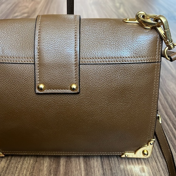 A218 - ๐ฏ % authentic Prada Cahier shoulder/crossbody bag - Picture 7 of 16